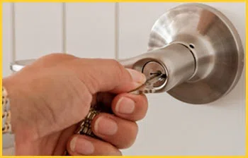 Exclusive Locksmith Service Carle Place, NY 516-262-3445 - 16-emergency-unlock