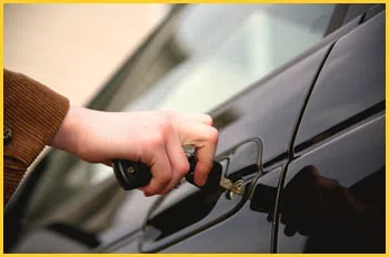 Exclusive Locksmith Service Carle Place, NY 516-262-3445 - 18-car-unlock